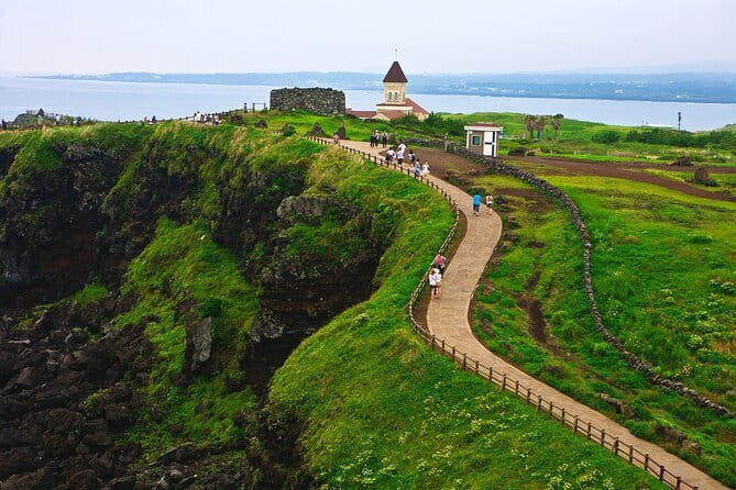 Jeju Eastern Cultural Exploration Day Tour - Seongsan Ilchulbong is the centerpiece