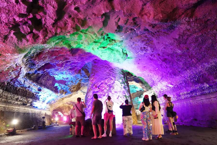Jeju: Eastern UNESCO Join in Tour (Seongsan, Haenyeo) - Hamdeok Beach and Jeju’s haenyeo tradition