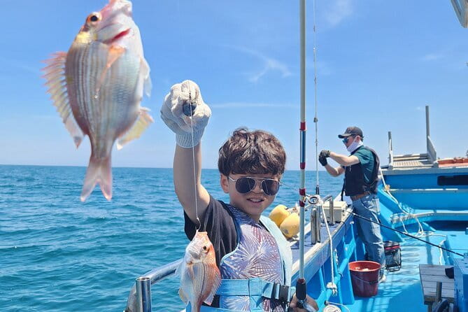 Jeju Hidden Gem Sea Boat Fishing Tour with Lunch - Learning to fish from the boat