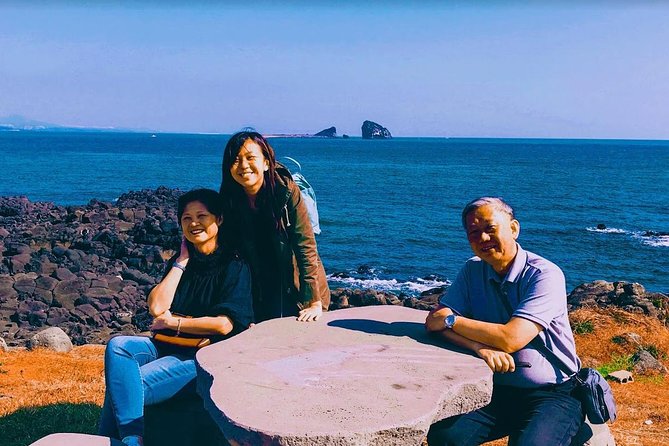 Jeju Island Private Taxi Tour : 3 Full days - Day two: Tea, volcanic coast, and waterfalls