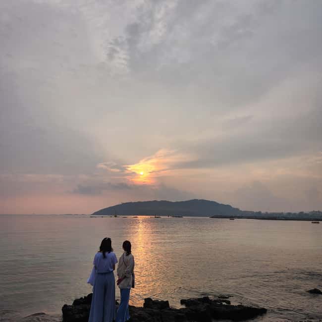 Jeju Island: Sunrise Guided Tour with Hotel Pickup - Key points before you set the alarm