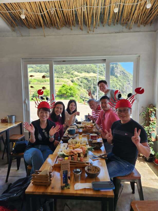 Jeju Island: Van Tour with a Guide Who Most Loves Jeju - Optional Saryeoni Forest Path for Seogwipo hotels