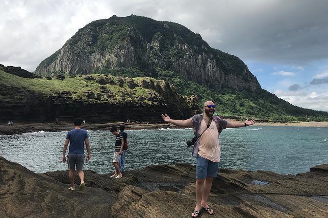Jeju island: Van tour with a guide who the most loves JEJU - Seopjikoji pairs sea views with Korean drama scenery