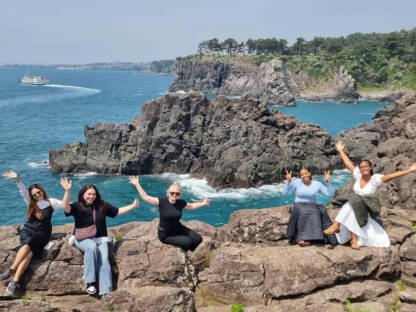 Jeju: Popular Sightseeing Private Car Charter Tour - The guides make the biggest difference