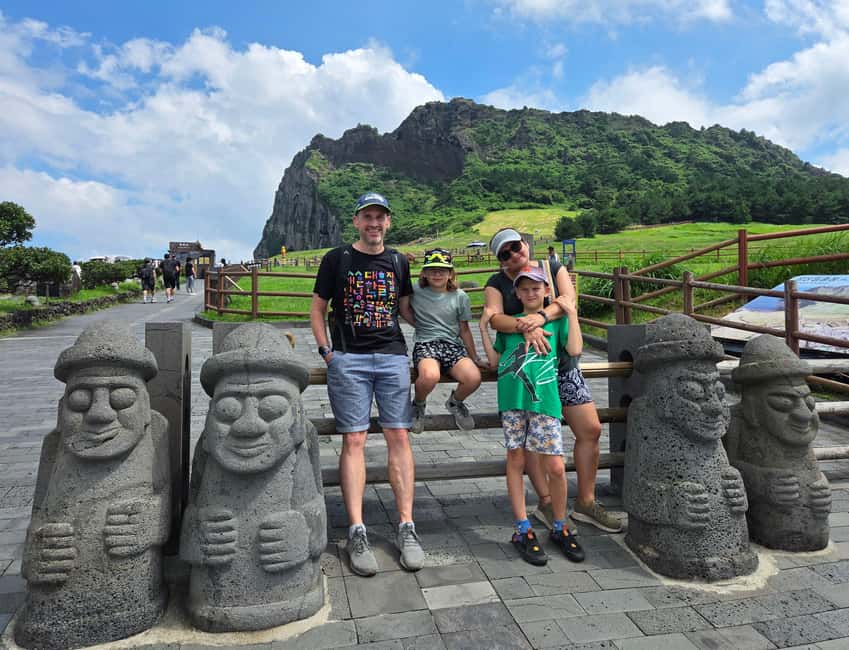 Jeju Private Taxi Tour with a Licenced English Guide-Driver - What the $211 price really buys