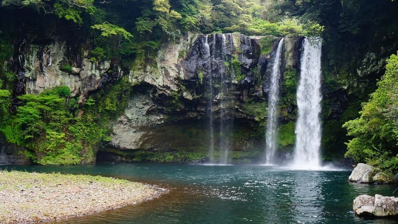 Jeju: Southern Top UNESCO Spots Bus Tour - Jusangjeolli shows Jeju’s volcanic geometry