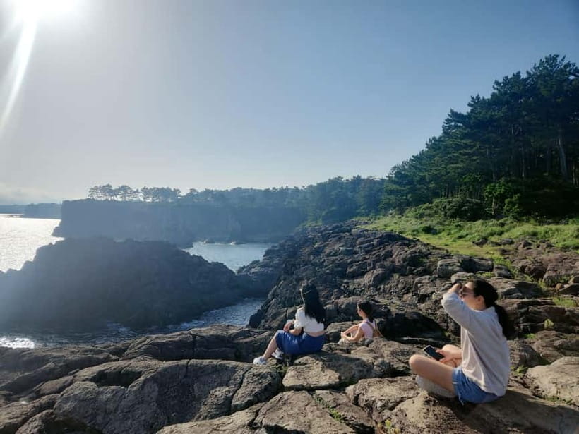 Jeju: Southern Top UNESCO Spots Bus Tour - Eoseungsaengak Trail gives you a Hallasan sample