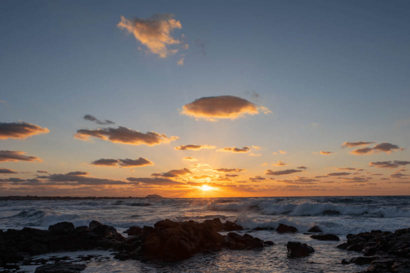 Jeju: Sunset Tour Olle Trail Walking Tour with Hotel Pickup - What Your Three Hours Look Like