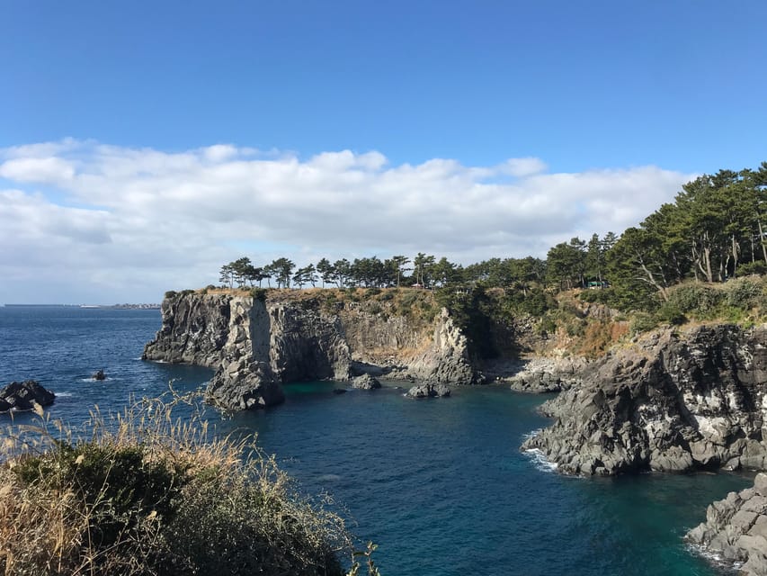 Jeju: West of Jeju Island Bus Tour from Seogwipo City - The flexible finale: Sanbangsa, Songaksan, or Yongmeori