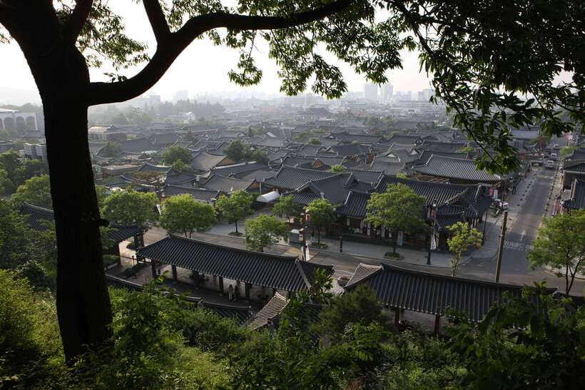Jeonju: Essence of Jeonju, Hanok Village & Maisan Mountain - Walking through Maisan Mountain and Tapsa Temple