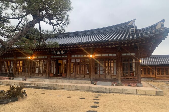 Jeonju - Southern Korea (Private tour) - Hanjeongsik Lunch with a Table Full of Side Dishes