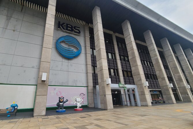 K-POP Experience in Seoul: Real K-POP Agency & Fan Culture - Why the agency visit is the heart of the day