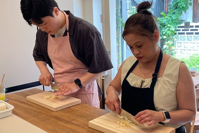 Kimchi class with Chef Hakyung near Gyeongbokgung place - Chef Hakyung’s professional kitchen experience