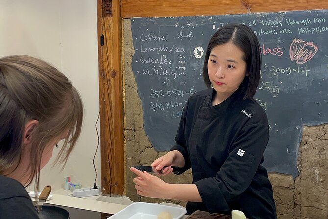 Kimchi class with Chef Hakyung near Gyeongbokgung place - Who will enjoy this most