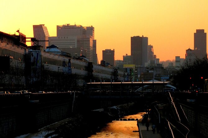 [KoreaByLocal] Authentic Seoul Night Walk and Chicken & Beer - What the guide adds to the walk