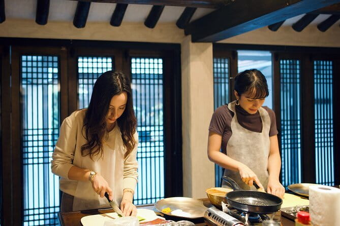 Korean Cooking Class with Grocery Shopping at Seoul Local Market - Taking Kimbap Toward the Han River