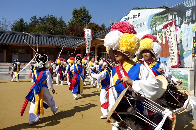 Korean Folk Village Afternoon Half day Tour - How the guide affects the experience