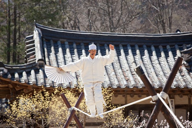 Korean Folk Village Afternoon Half day Tour - The 99-room house and ordinary homes