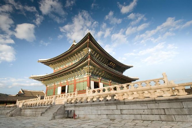 Korean Heritage Tour: Palaces and Villages of Seoul Including Gyeongbokgung Palace - What this full-day Seoul tour is trying to show you