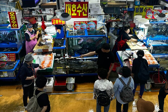 Korean Market Adventure with Chef Yie - Noryangjin Fish market - Meeting Chef Yie at the market