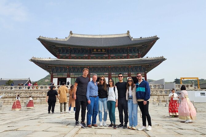 Layover Tour for essential Seoul City & Gourmet tour(Incl. Lunch) - Lunch with ginseng chicken soup