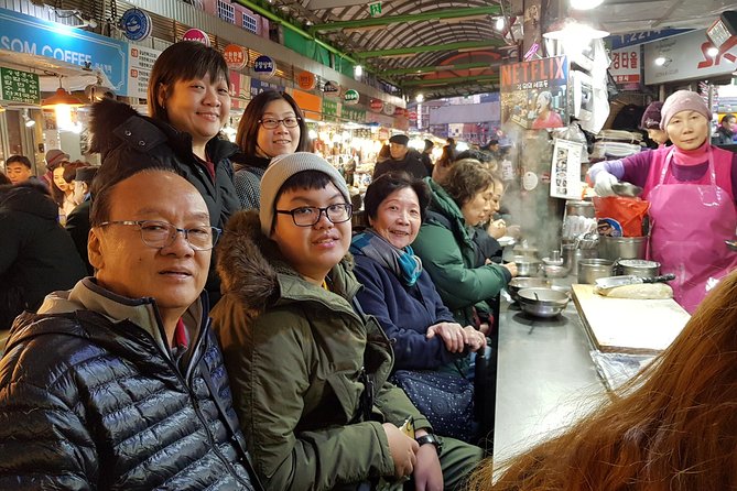 Layover Tour for essential Seoul City & Gourmet tour(Incl. Lunch) - Jogyesa Temple and central Seoul