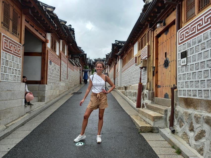 Layover tour to Gyeongbokgung-Folk Museum-Bukchon-Insadong - What the $254 Group Price Covers
