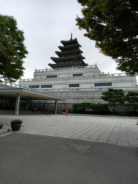 Layover tour to Gyeongbokgung-Folk Museum-Bukchon-Insadong - The National Folk Museum and Everyday Joseon Life