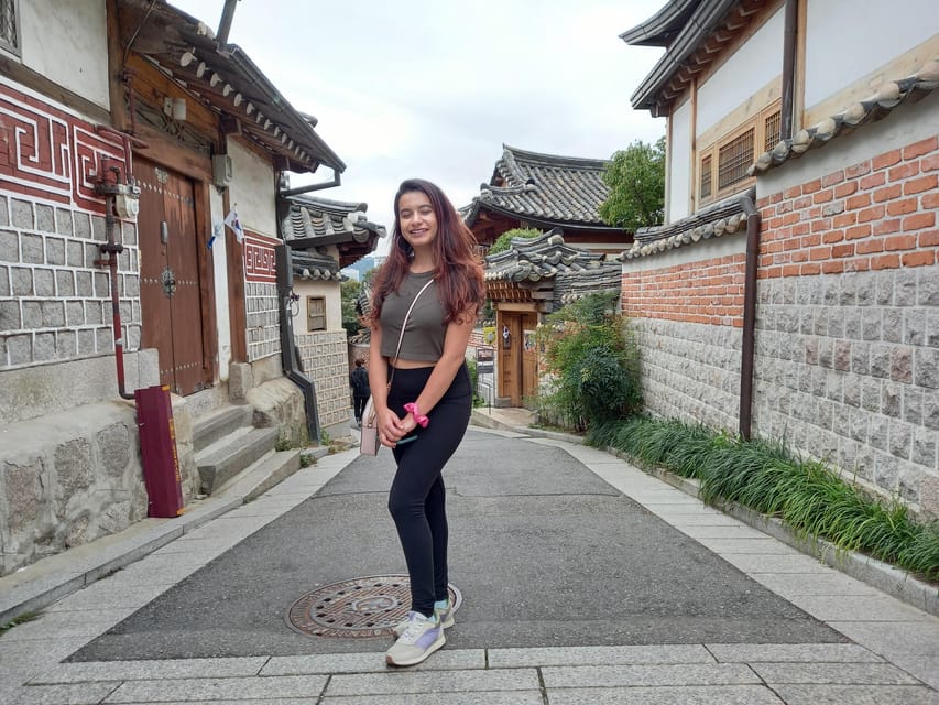 Layover tour to Gyeongbokgung-Folk Museum-Bukchon-Insadong - Returning to Seoul Station