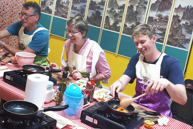 Local Home Korean Cooking Class & Market Adventure in Seoul - Why Mangwon Market makes this class worthwhile