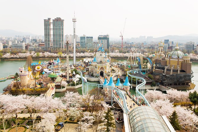 Lotte World Package Deal - Parades, the ice rink, and changing seasonal themes