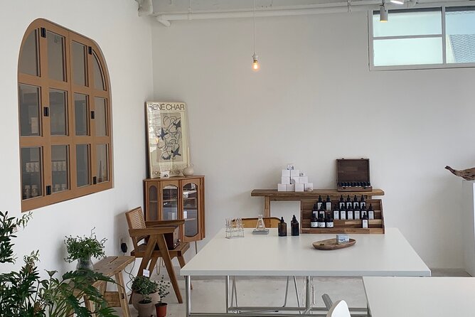 Make your K-scent perfume: Modern oneday class in Seoul - Exploring 40 selected accords and Korean scents