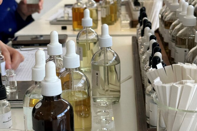 Make your K-scent perfume: Modern oneday class in Seoul - Building three trial perfumes