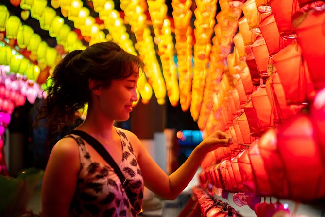 Market Food Tour & Evening E-bike Ride in Seoul - Bukchon’s lanes, with a motor for the hills