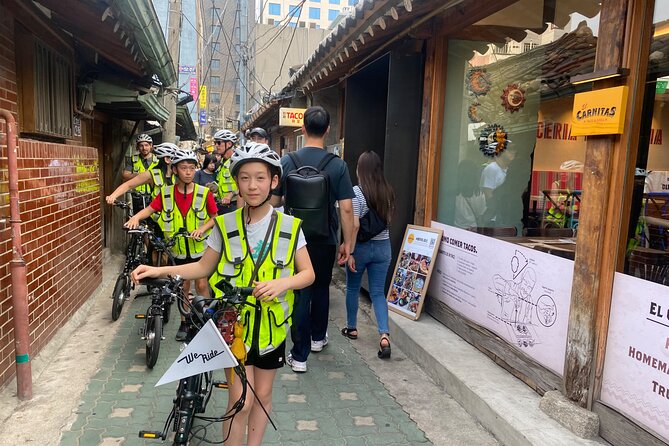 Market Food Tour & Evening E-bike Ride in Seoul - Ikseon-dong and Sewoon Arcade