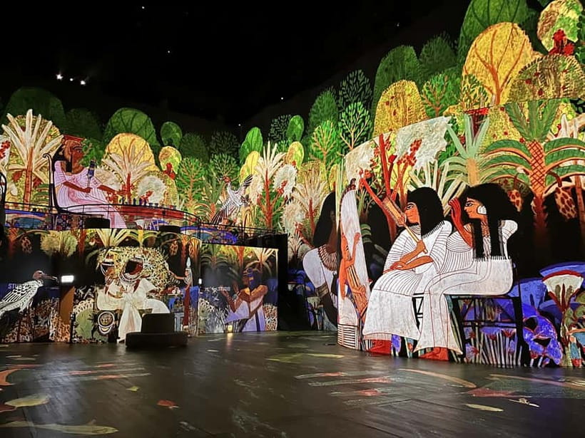 Nami & Maple Road & Theatre des Lumieres Day Tour from Seoul - Walkerhill Maple Road in autumn