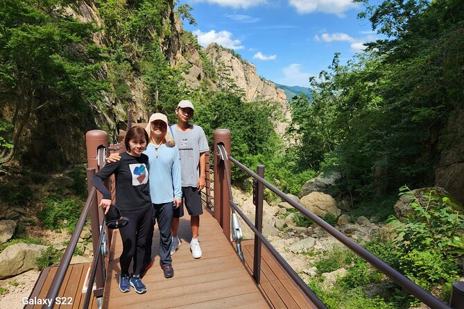 One-Day Tour for stunning Mt.Seoraksan from Seoul - Seoraksan National Park, the main reason to go