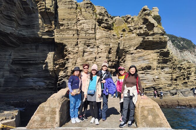 Package tour of All areas of Jeju Island-(East &South &West) - Jeongbang Waterfall and Oedolgae on the south coast