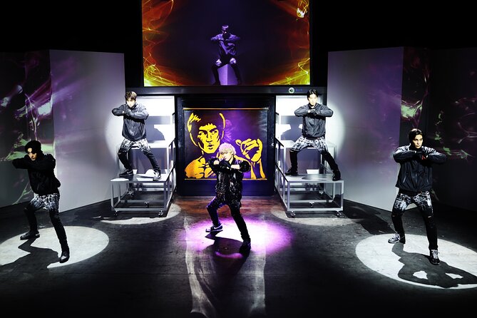 Painters Show in Gwanghwamun Theater (nearby Seodaemun station) - The post-show photo opportunity