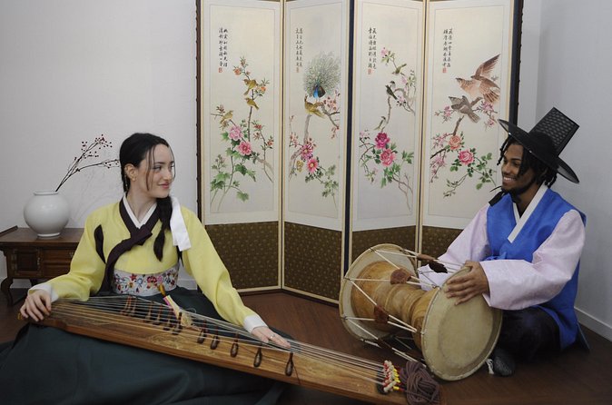 Play Gayageum in Hanbok Cultural Experience in Bukchon - My verdict on playing gayageum in hanbok