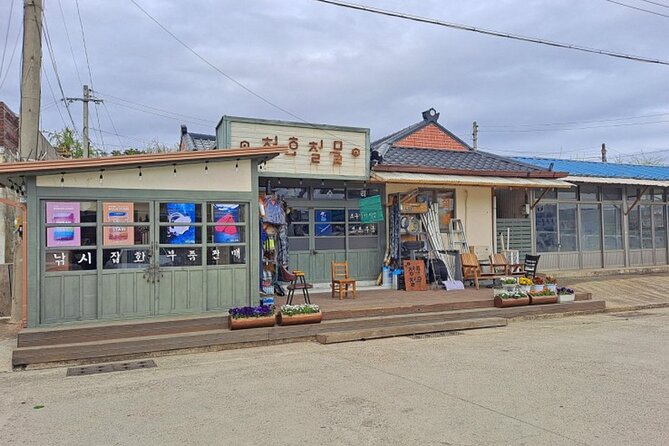 Pohang One day city Tour : Home town Cha cha cha Drama Locations - Seokbyeong-ri, where several homes come together