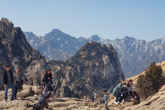 [Premium Private Tour] Mt Seorak & East Sea or Nami island from Seoul - Lunch in Sokcho, with Korean food on the table