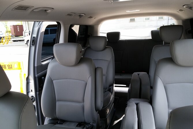 Private Airport Transfer: Seoul City - Gimpo Airport (1-5 pax) - Finding the vehicle on Seoul’s narrow streets
