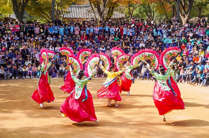 Private Day Trip to Korean Folk Village and Hwaseong Fortress - Walking, timing, and who will enjoy it most
