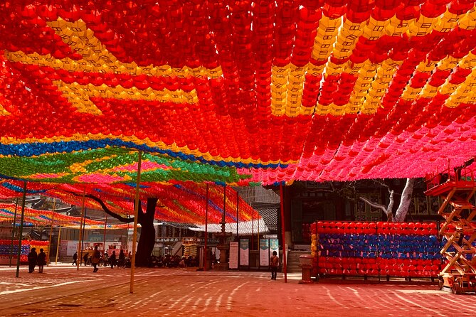 Private Full-Day Guided Tour in Seoul with Lunch, Tea and Dinner - Gyeongbokgung begins the day with royal Seoul