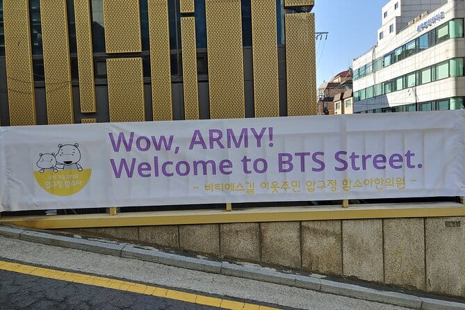 Private K-pop boyband Location Tour from Seoul City with Pickup - Dosan-daero restaurant and BTS before fame