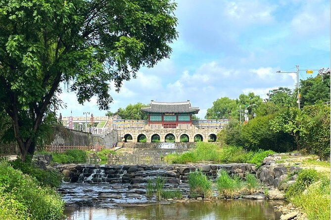 Private Korean Folk Village, Suwon Starfield Libarary&Hwaseong - Two hours at Yongin Korean Folk Village