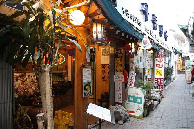 Private Layover Tour from Incheon Airport to Seoul - Jogyesa Temple offers a quieter change of pace