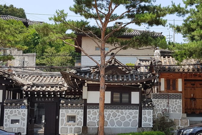 Private Layover Tour from Incheon Airport to Seoul - Insadong is best for crafts, tea, and a walk
