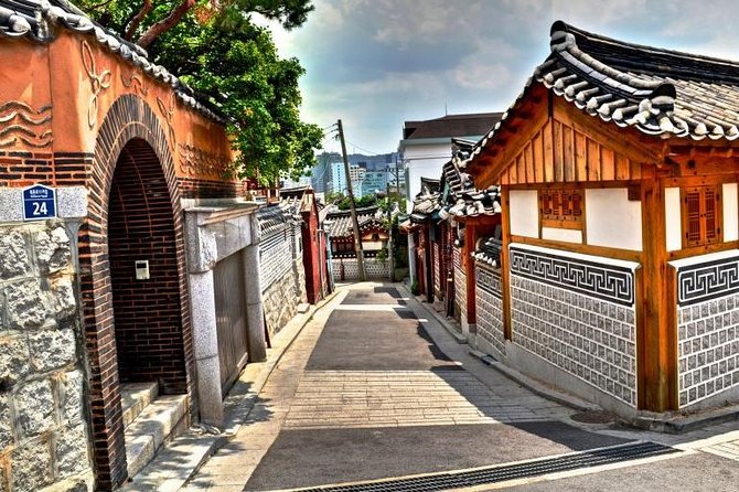 Private Layover Tour from Incheon Airport to Seoul - Meeting your guide at Incheon Airport